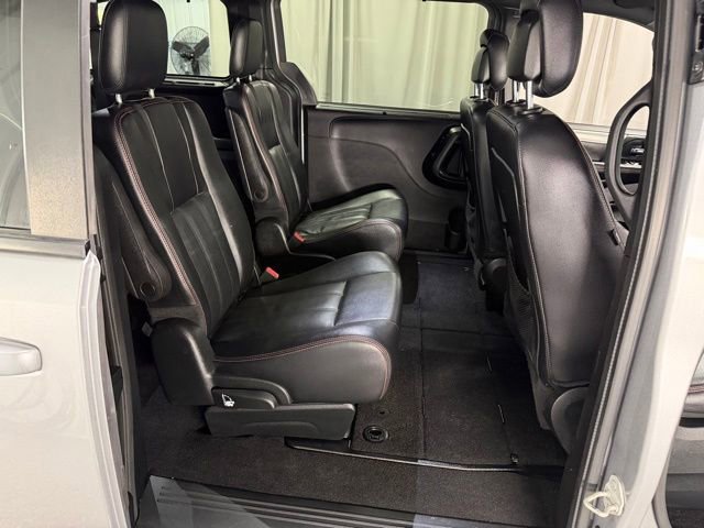 Used 2017 Dodge Grand Caravan GT FWD image 8