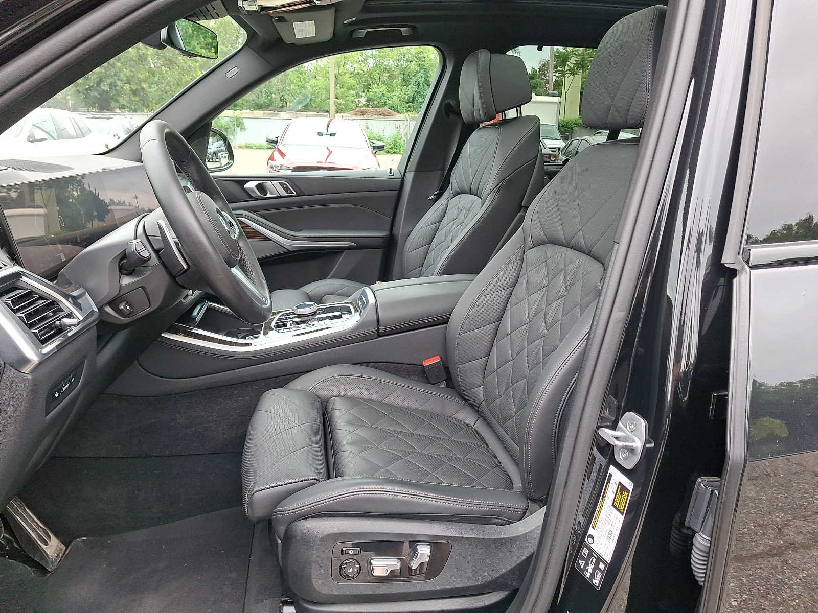 Used 2025 BMW X5 xDrive40i w/ Executive Package AWD/4WD image 10