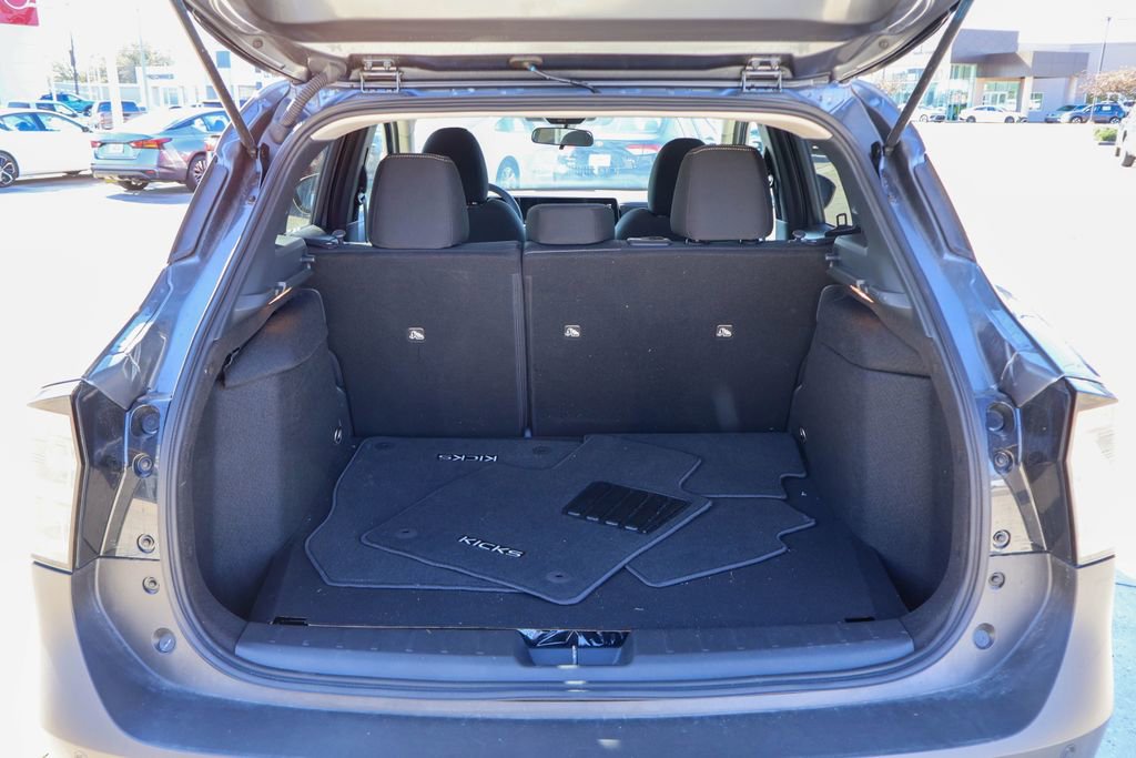 Certified 2025 Nissan Kicks SV image 21