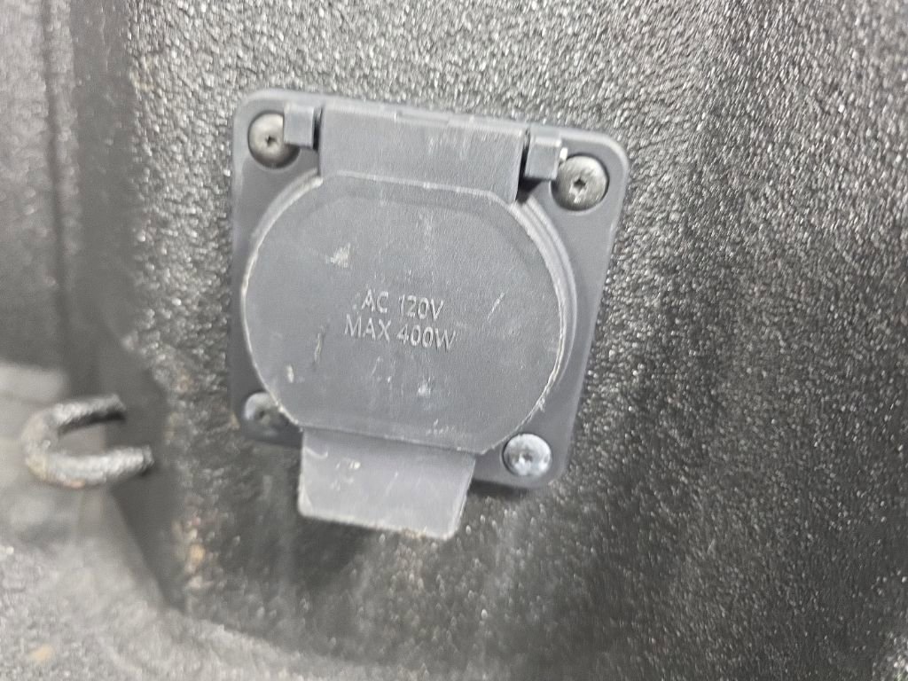 Used 2021 Chevrolet Silverado 1500 High Country w/ Technology Package AWD/4WD image 37