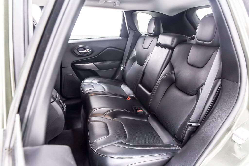 Used 2020 Jeep Cherokee Limited AWD/4WD image 29