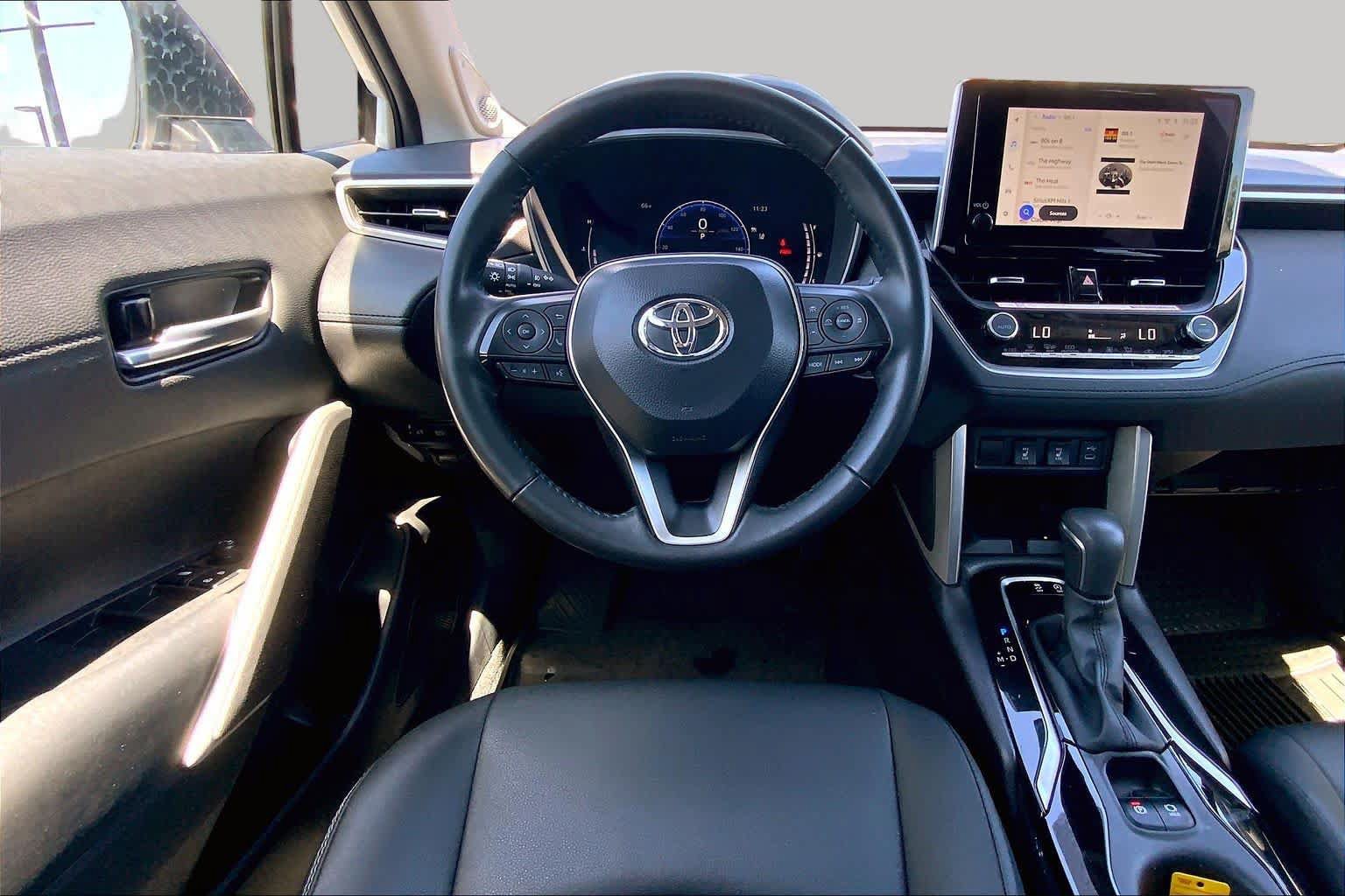 Certified 2025 Toyota Corolla Cross XLE w/ Convenience Package FWD image 5
