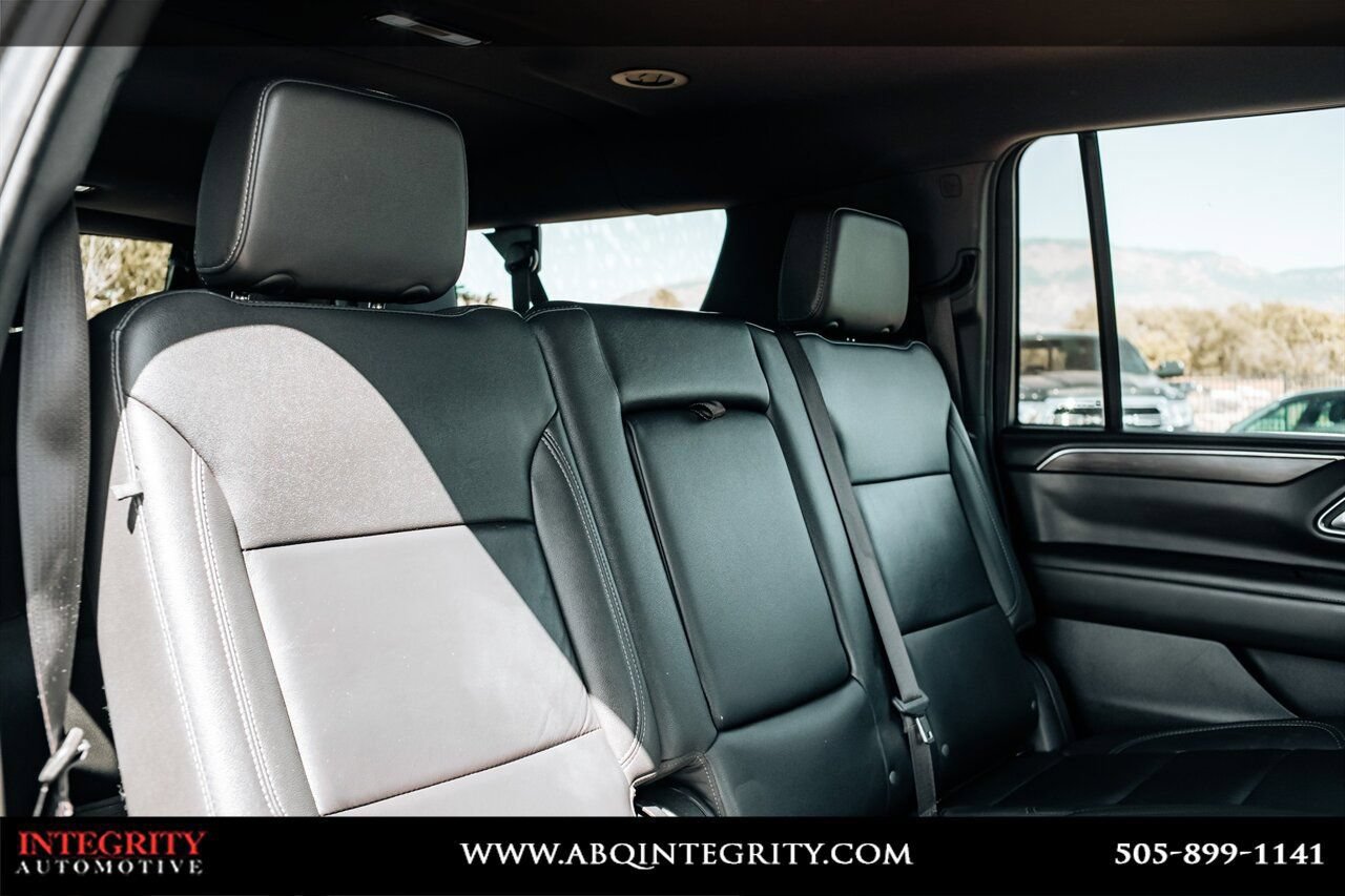 Used 2024 Chevrolet Suburban LT RWD image 50