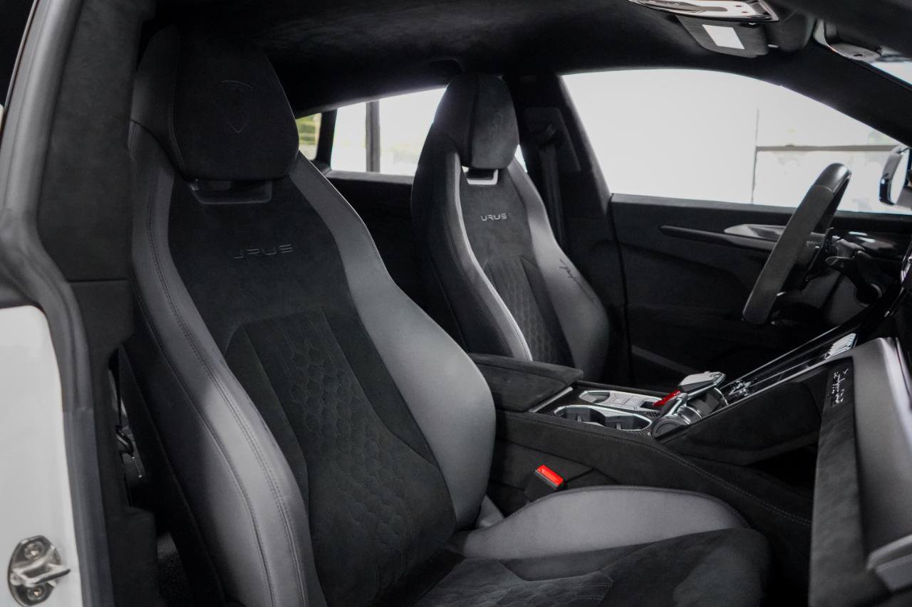 Used 2023 Lamborghini Urus Performante AWD/4WD image 36