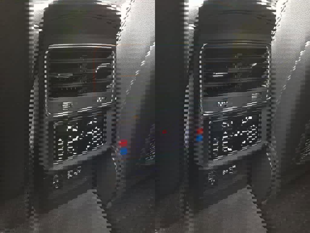 Used 2019 Audi Q8 Prestige w/ Year 1 Package image 8