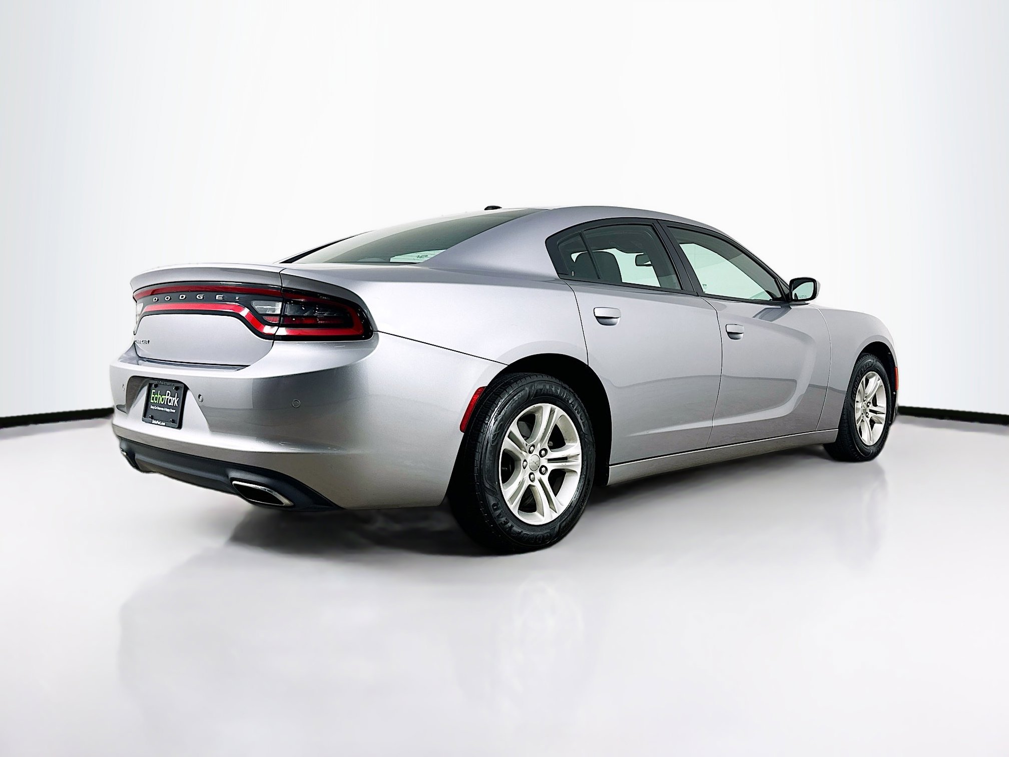 Used 2016 Dodge Charger SE w/ Popular Equipment Group RWD image 9