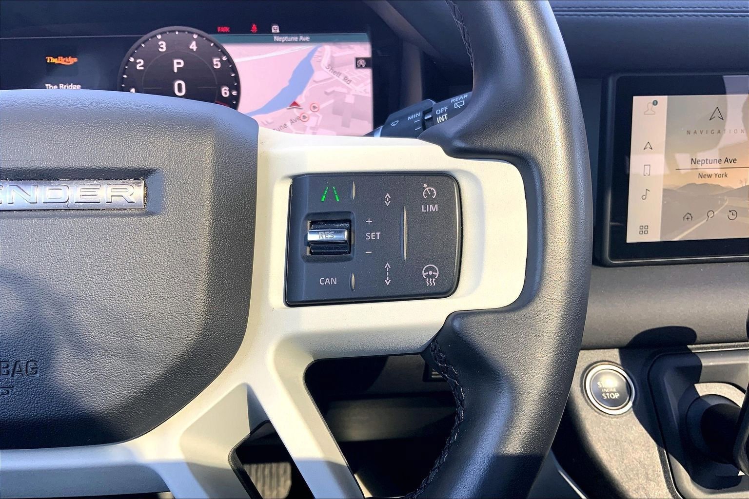 Used 2024 Land Rover Defender 110 X-Dynamic SE image 24