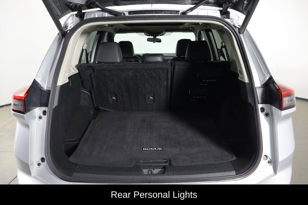 Used 2024 Nissan Rogue SV w/ SV Premium Package image 18