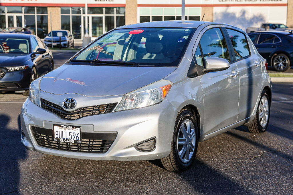 Used 2013 Toyota Yaris LE image 3