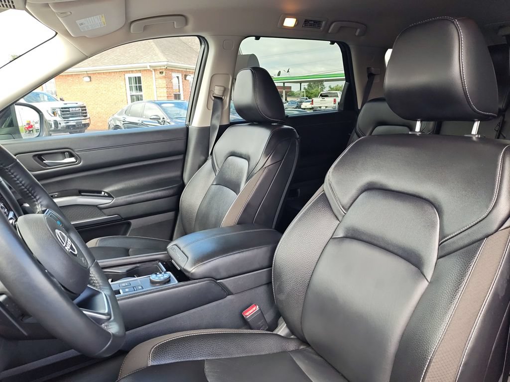 Certified 2024 Nissan Pathfinder SL w/ Cargo Package AWD/4WD image 13