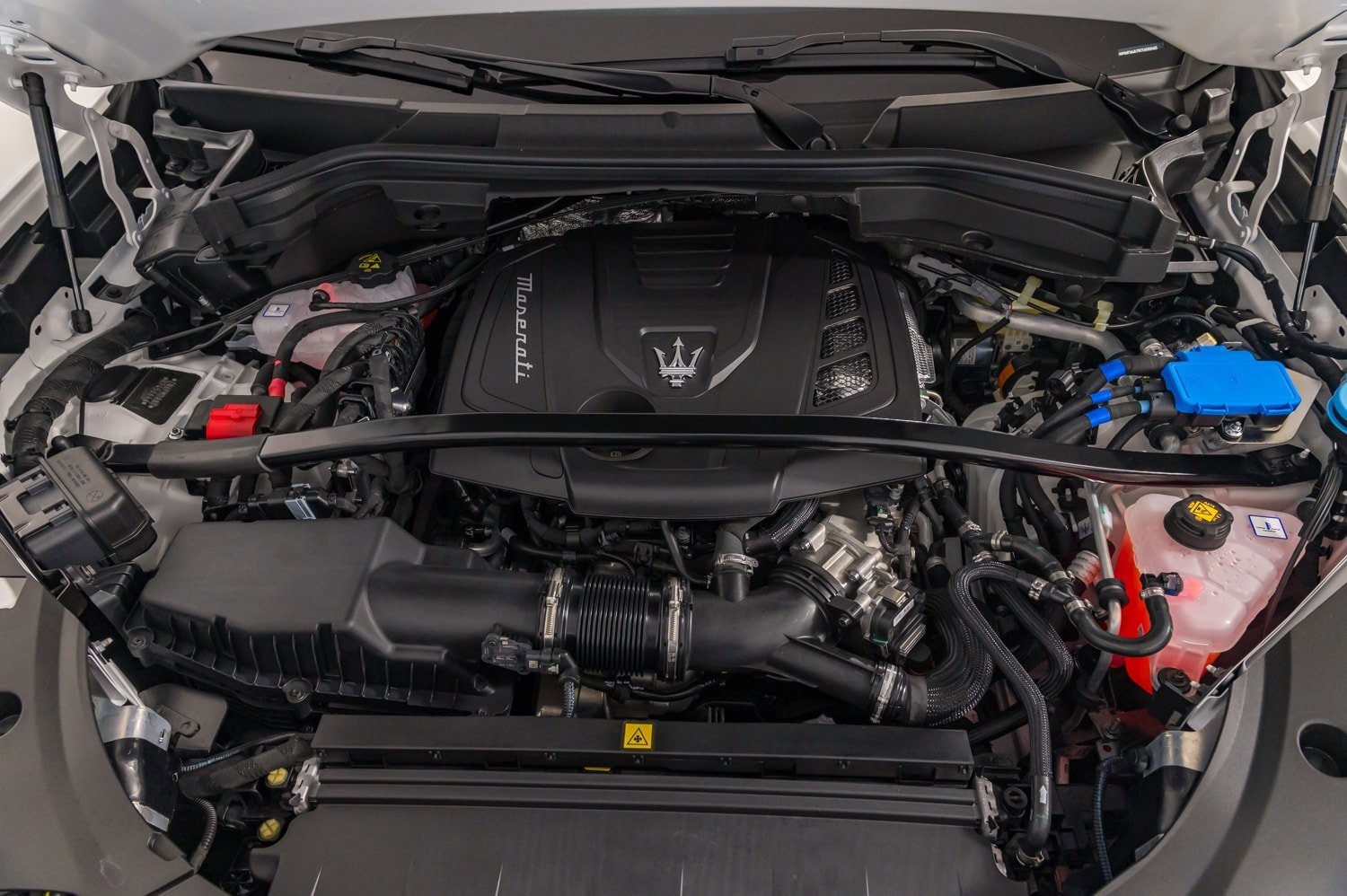 Used 2024 Maserati Grecale GT image 32