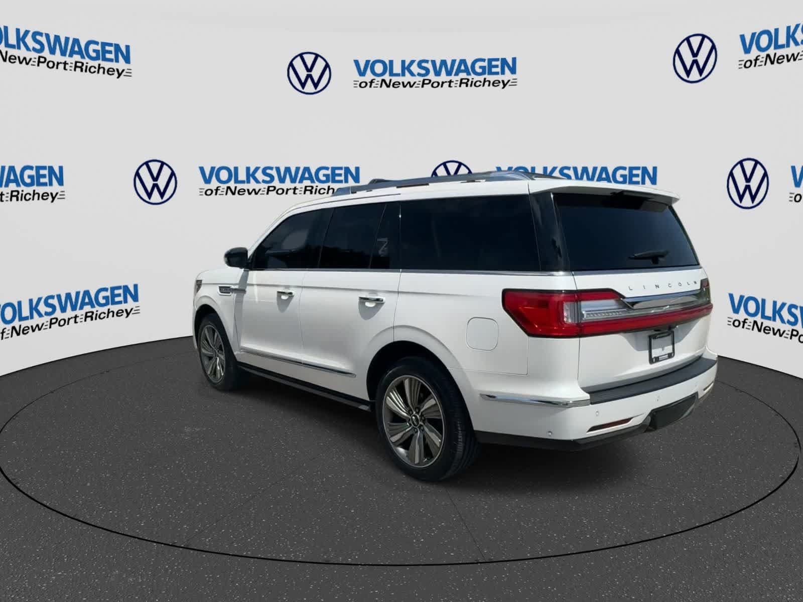 Used 2018 Lincoln Navigator Reserve w/ Technology Package AWD/4WD image 6