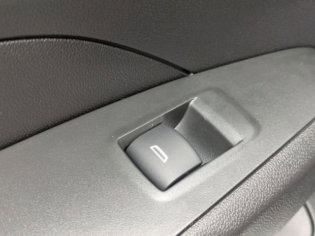 New 2026 Chevrolet Trax RS w/ Sunroof Package FWD image 25
