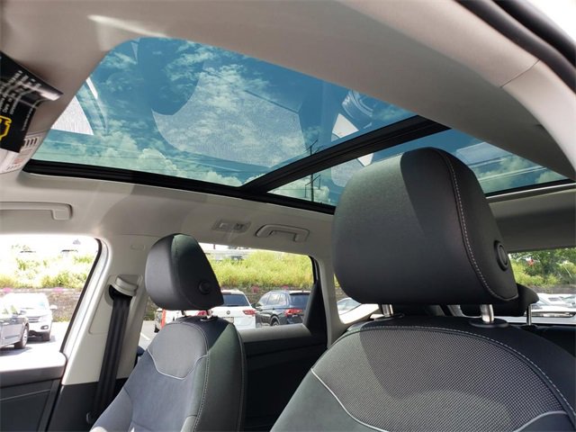 New 2025 Volkswagen Taos SE image 7