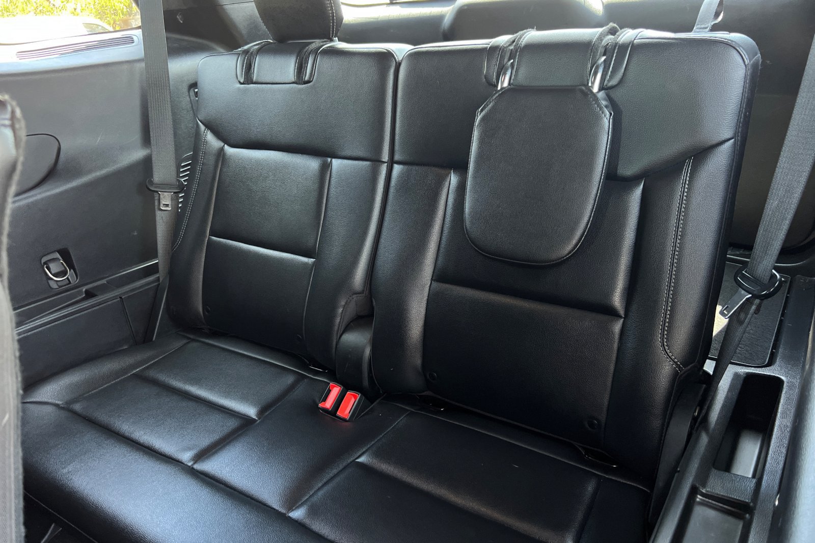 Used 2020 Ford Explorer XLT w/ Equipment Group 202A AWD/4WD image 15