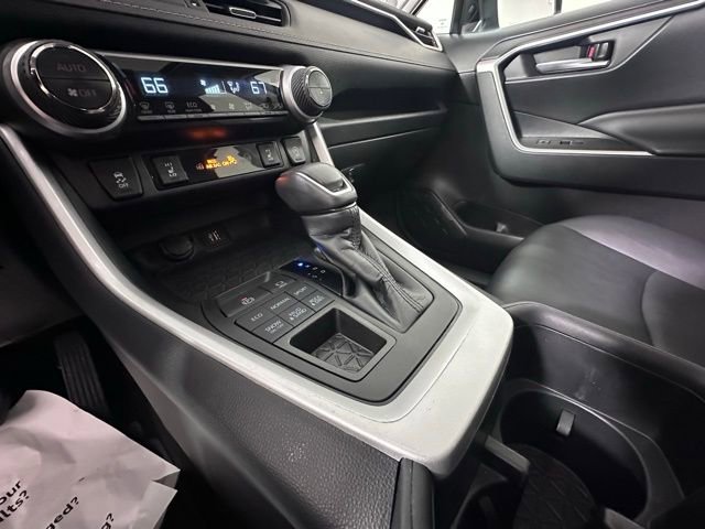 Used 2023 Toyota RAV4 XLE Premium image 31