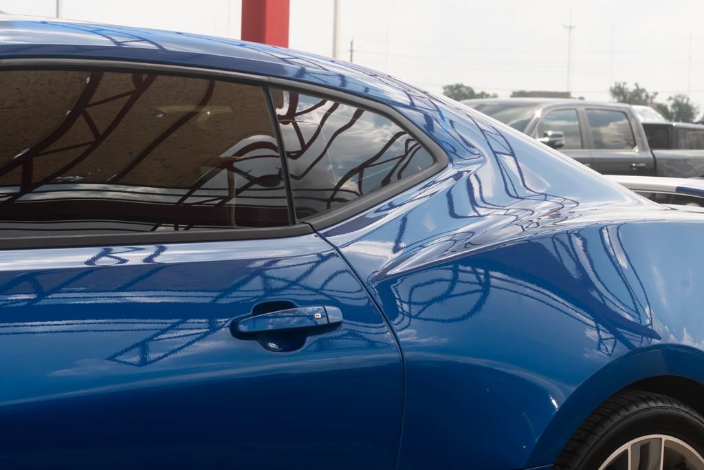 Used 2018 Chevrolet Camaro SS w/ LPO, Ground Effects Package RWD image 17