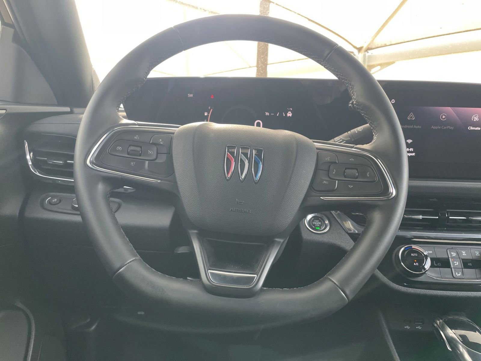 Used 2025 Buick Envista Sport Touring image 28