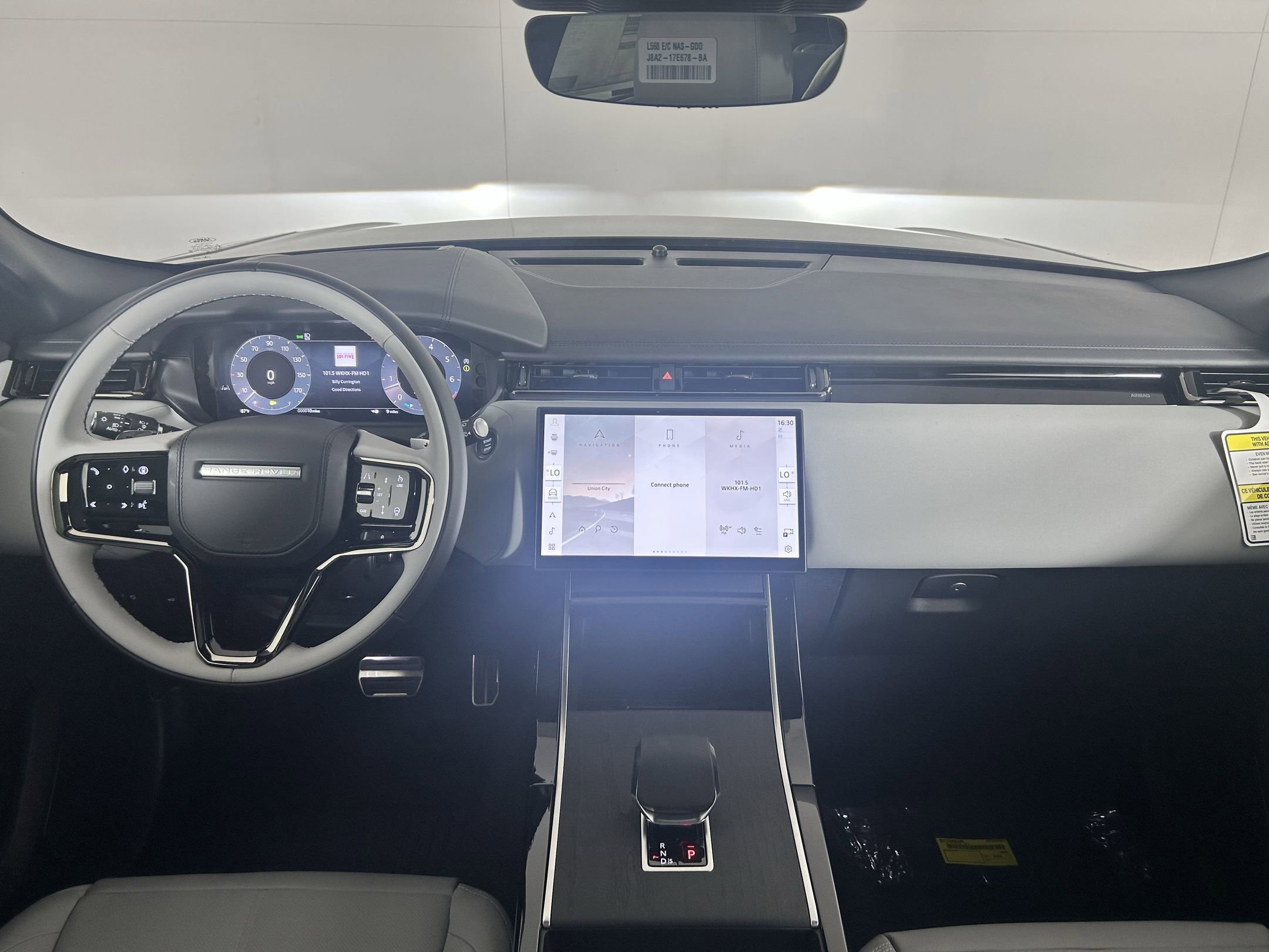 New 2026 Land Rover Range Rover Velar Dynamic SE image 13