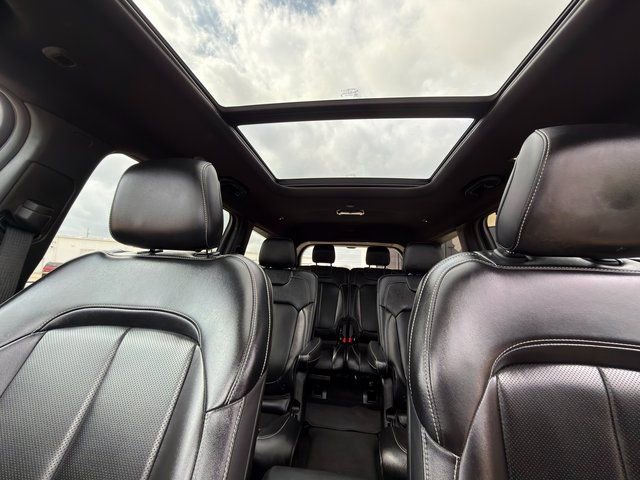 Used 2024 Jeep Grand Cherokee L Limited w/ Luxury Tech Group II AWD/4WD image 32