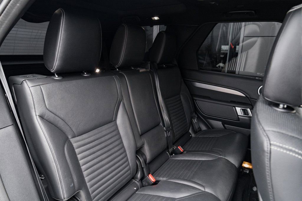 Used 2021 Land Rover Discovery S R-Dynamic image 27