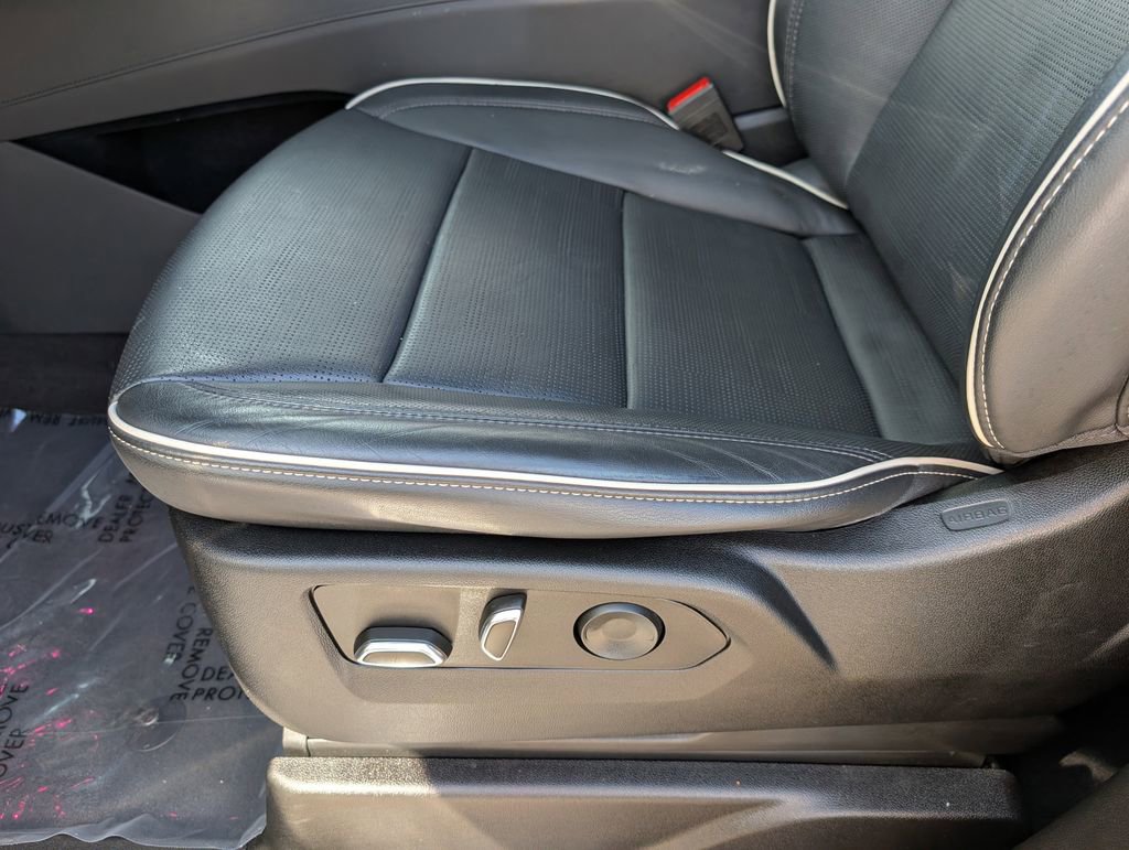 Used 2023 Cadillac Escalade Premium Luxury image 13