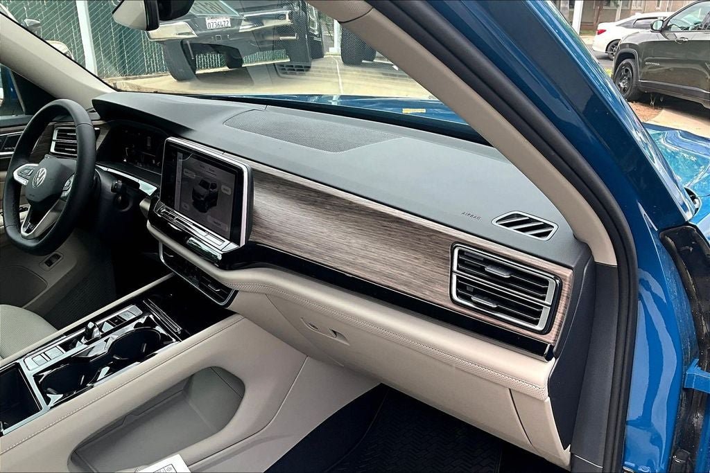 New 2026 Volkswagen Atlas SEL Premium R-Line AWD/4WD image 16