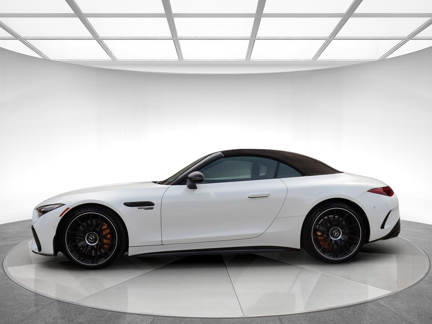Used 2025 Mercedes-Benz SL 63 AMG 4MATIC image 8
