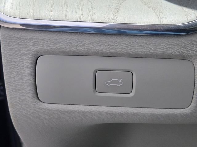 Used 2024 Volvo XC60 B5 Plus w/ Protection Package Premier AWD/4WD image 29