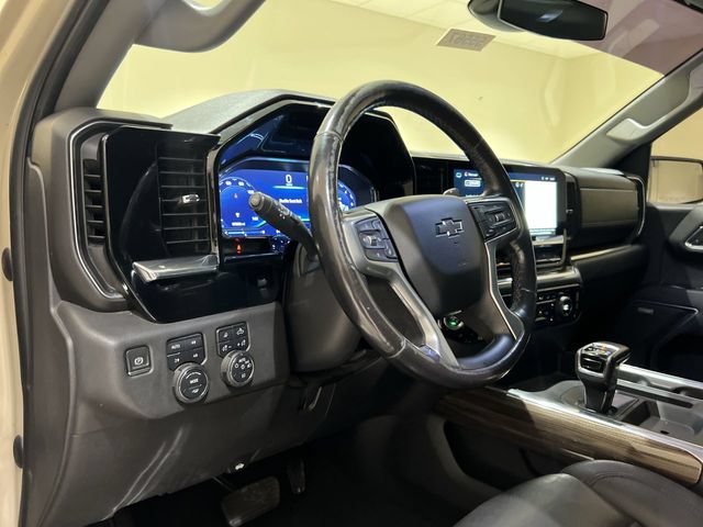Used 2022 Chevrolet Silverado 1500 LT Trail Boss w/ LT Trail Boss Premium Package AWD/4WD image 9