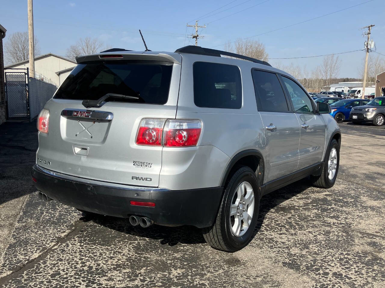 Used 2010 GMC Acadia SLE image 3
