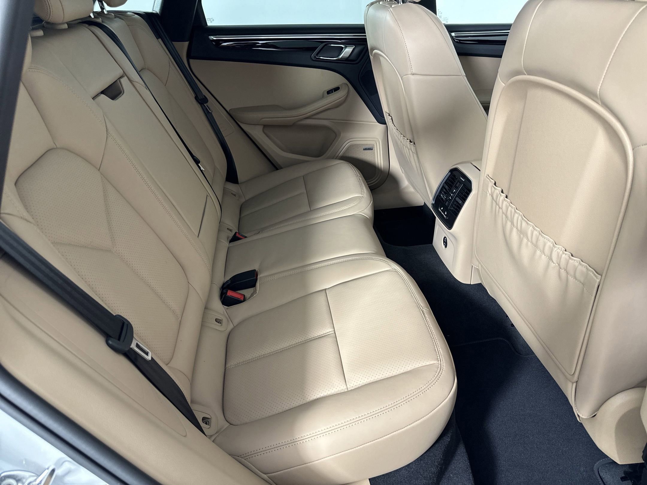 Certified 2025 Porsche Macan image 29