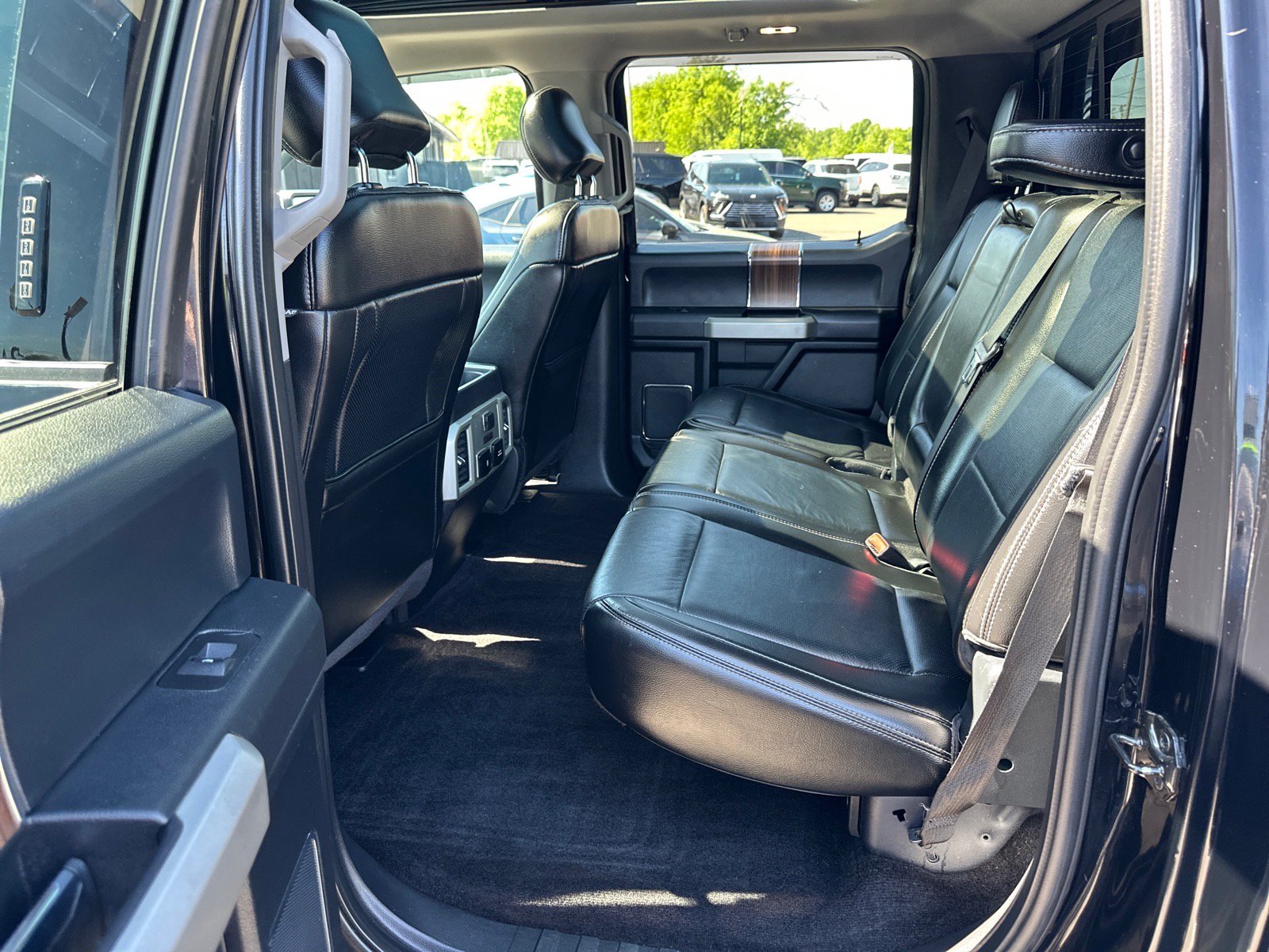 Used 2017 Ford F150 Lariat w/ Equipment Group 502A Luxury AWD/4WD image 25