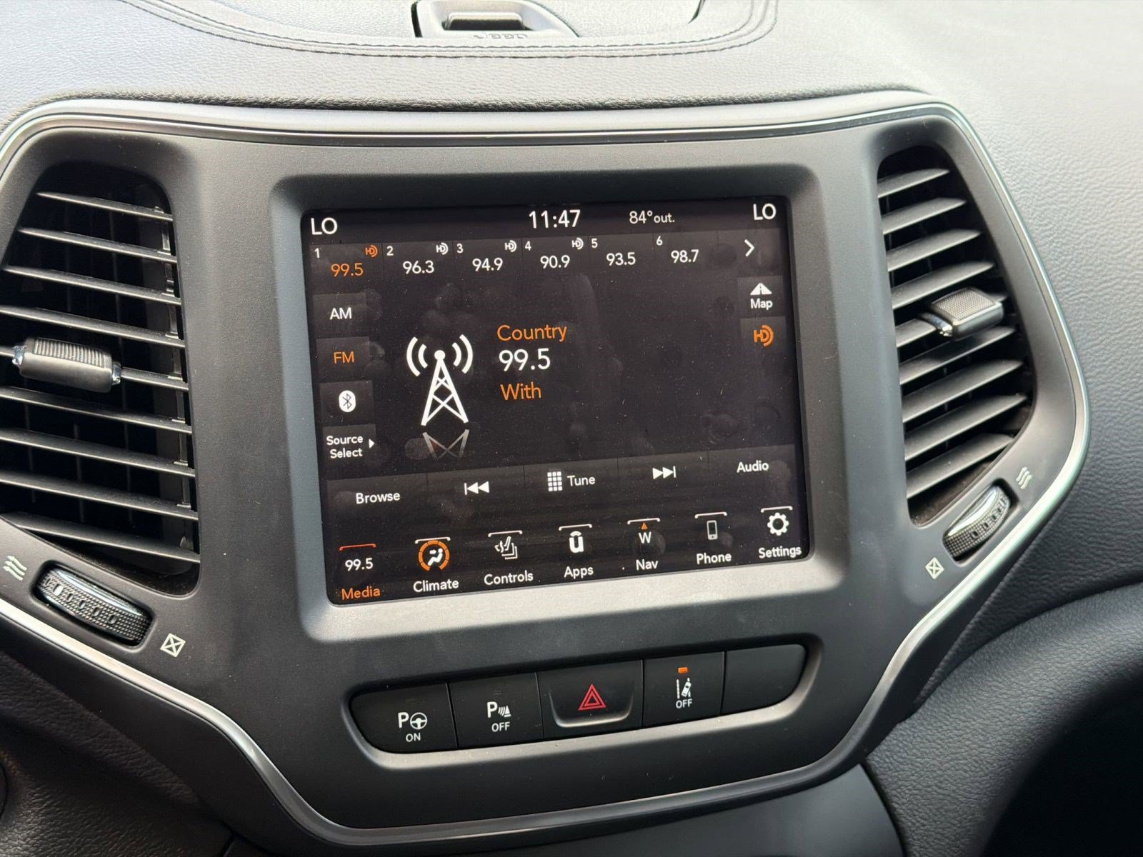 Used 2023 Jeep Cherokee Altitude Lux AWD/4WD image 21