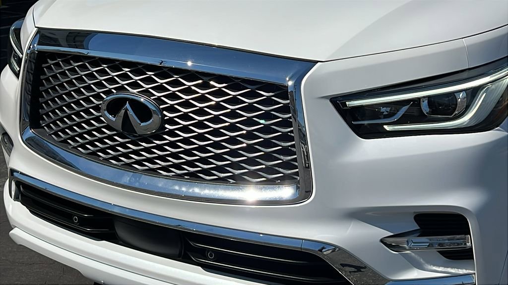 Used 2023 INFINITI QX80 Sensory w/ Cargo Package AWD/4WD image 4