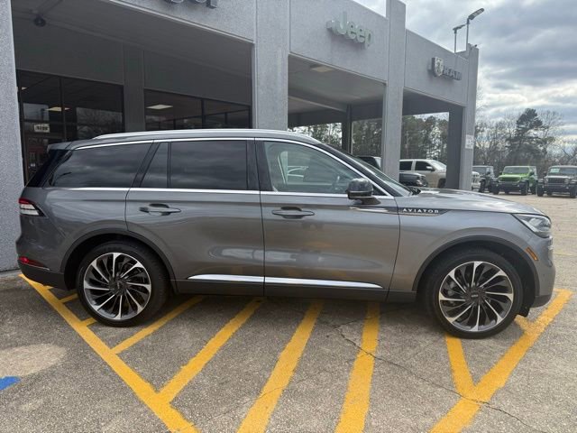 Used 2023 Lincoln Aviator Reserve w/ Equipment Group 201A AWD/4WD image 2