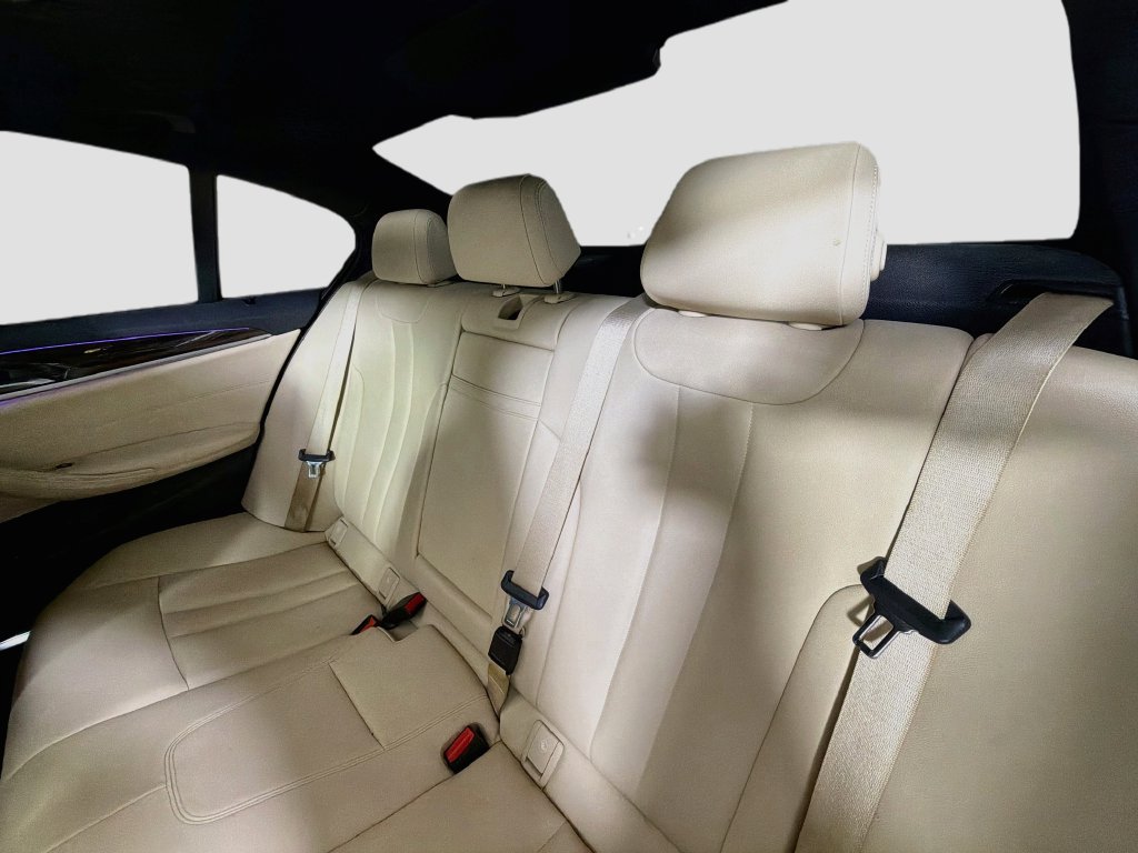 Used 2020 BMW 530i w/ Convenience Package RWD image 25