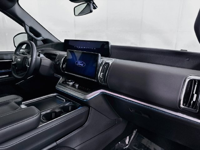 New 2026 Ford Expedition Platinum w/ Stealth Appearance Package AWD/4WD image 33