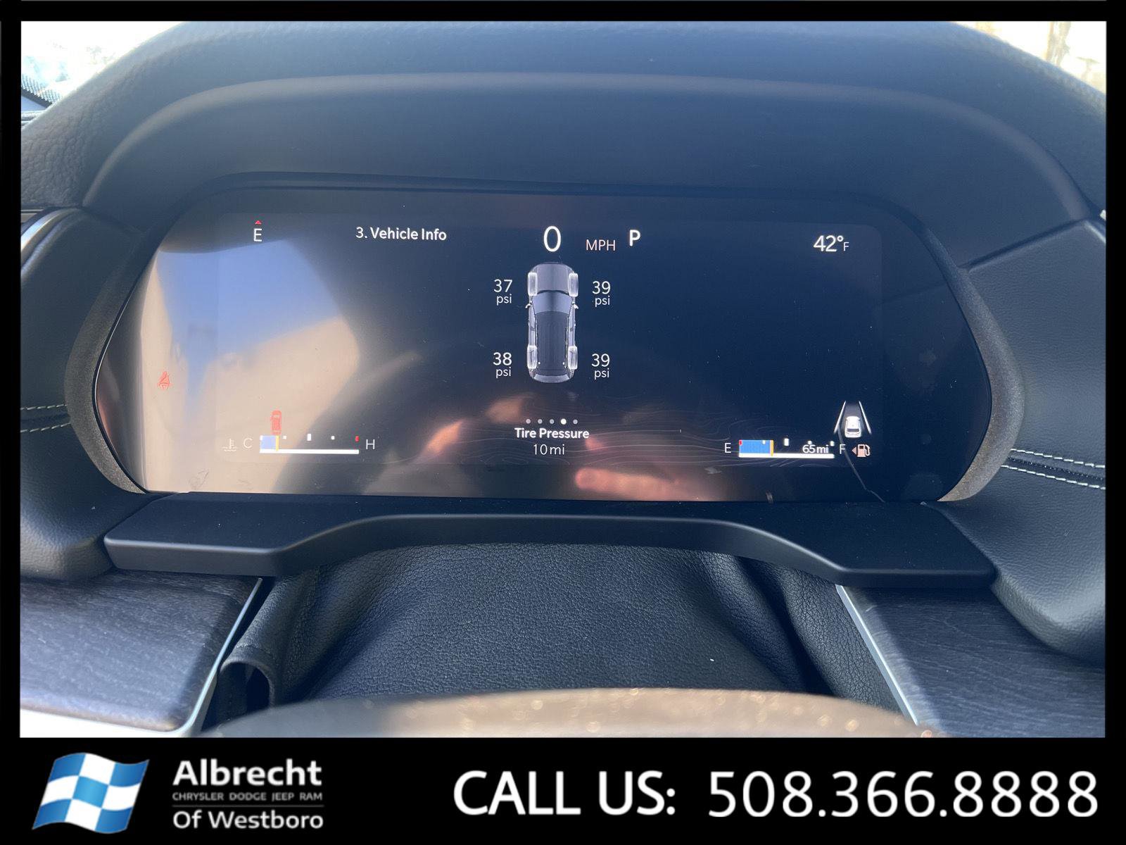 New 2025 Jeep Grand Cherokee Limited w/ Luxury Tech Group II image 22