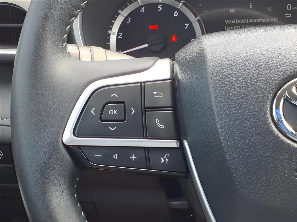 Used 2024 Toyota Highlander XLE image 28