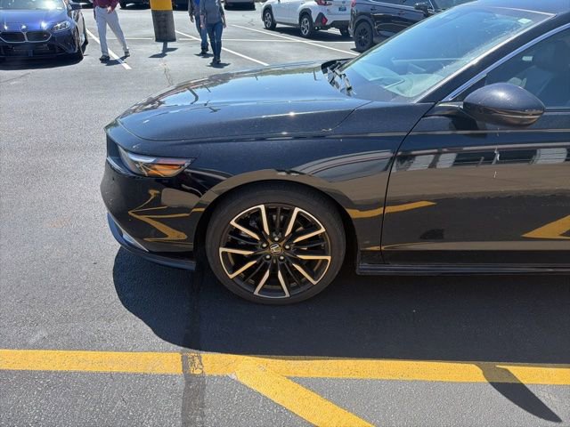 Used 2023 Honda Accord Touring image 9