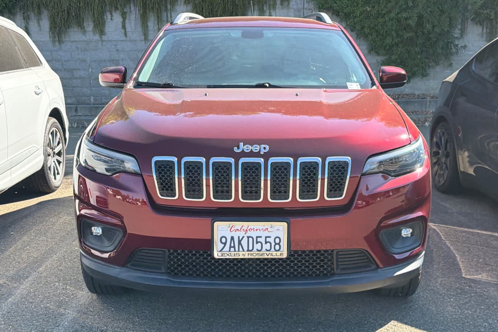 Used 2019 Jeep Cherokee Latitude Plus w/ Cold Weather Group AWD/4WD image 6
