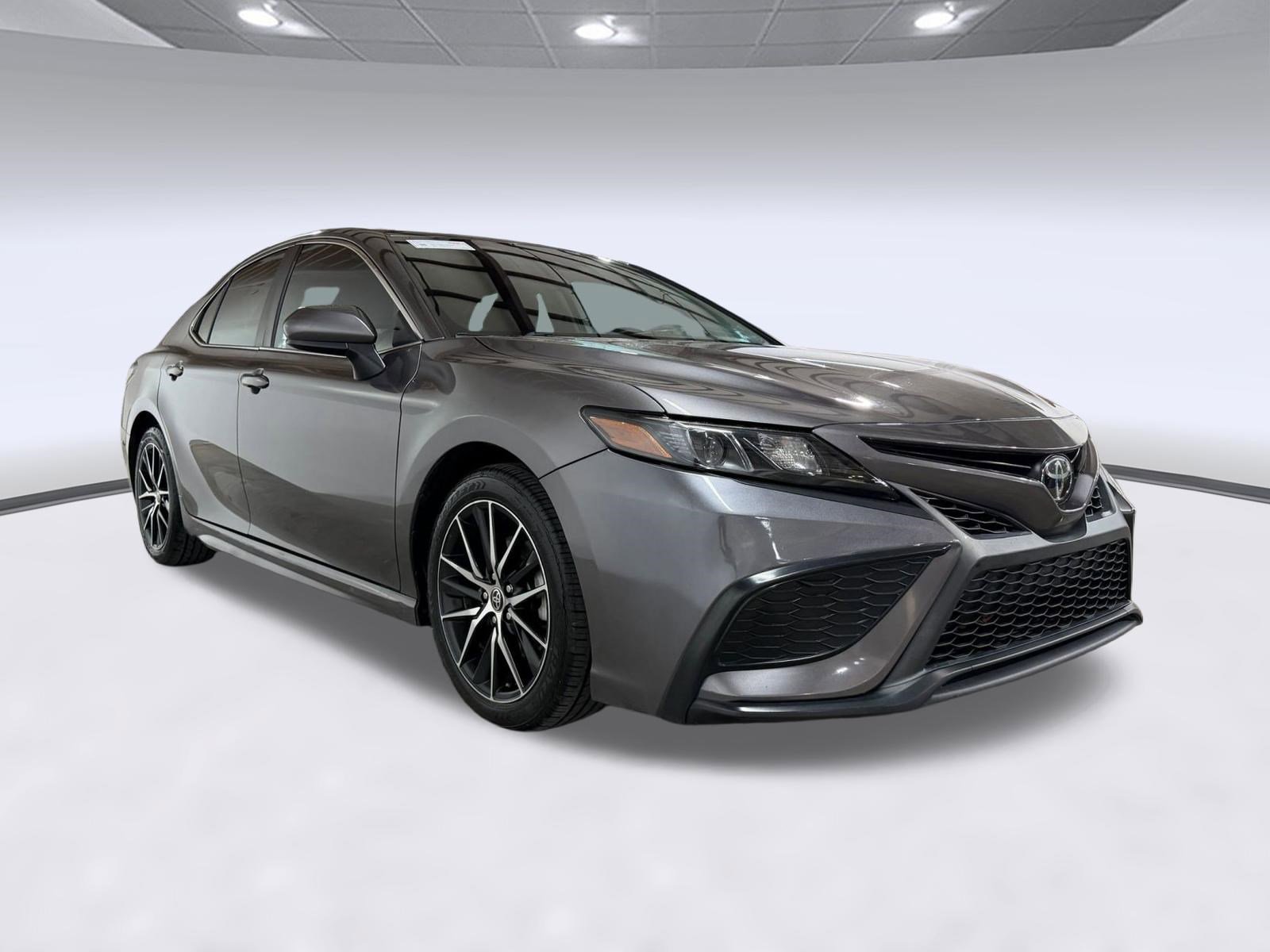 Used 2021 Toyota Camry SE image 19