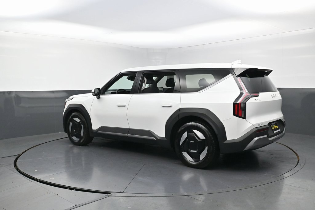Used 2024 Kia EV9 Light Long Range image 4
