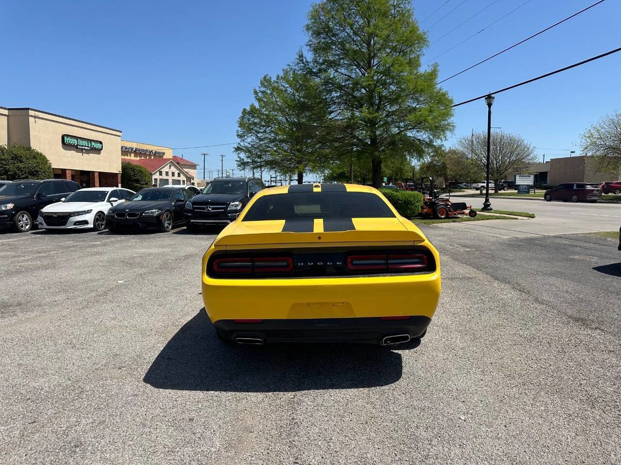 Used 2018 Dodge Challenger SXT image 6