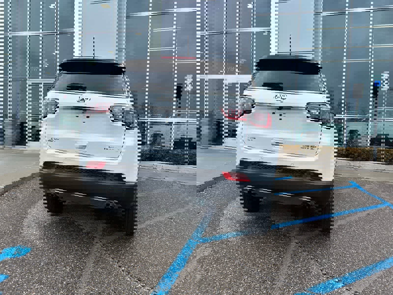 Used 2023 Jeep Compass Limited image 23