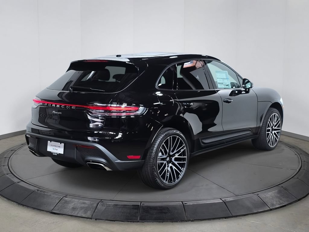 Certified 2026 Porsche Macan AWD/4WD image 7