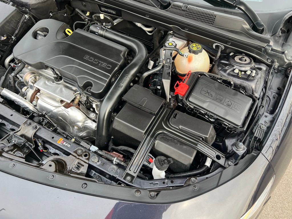 Used 2022 Chevrolet Malibu LT image 39