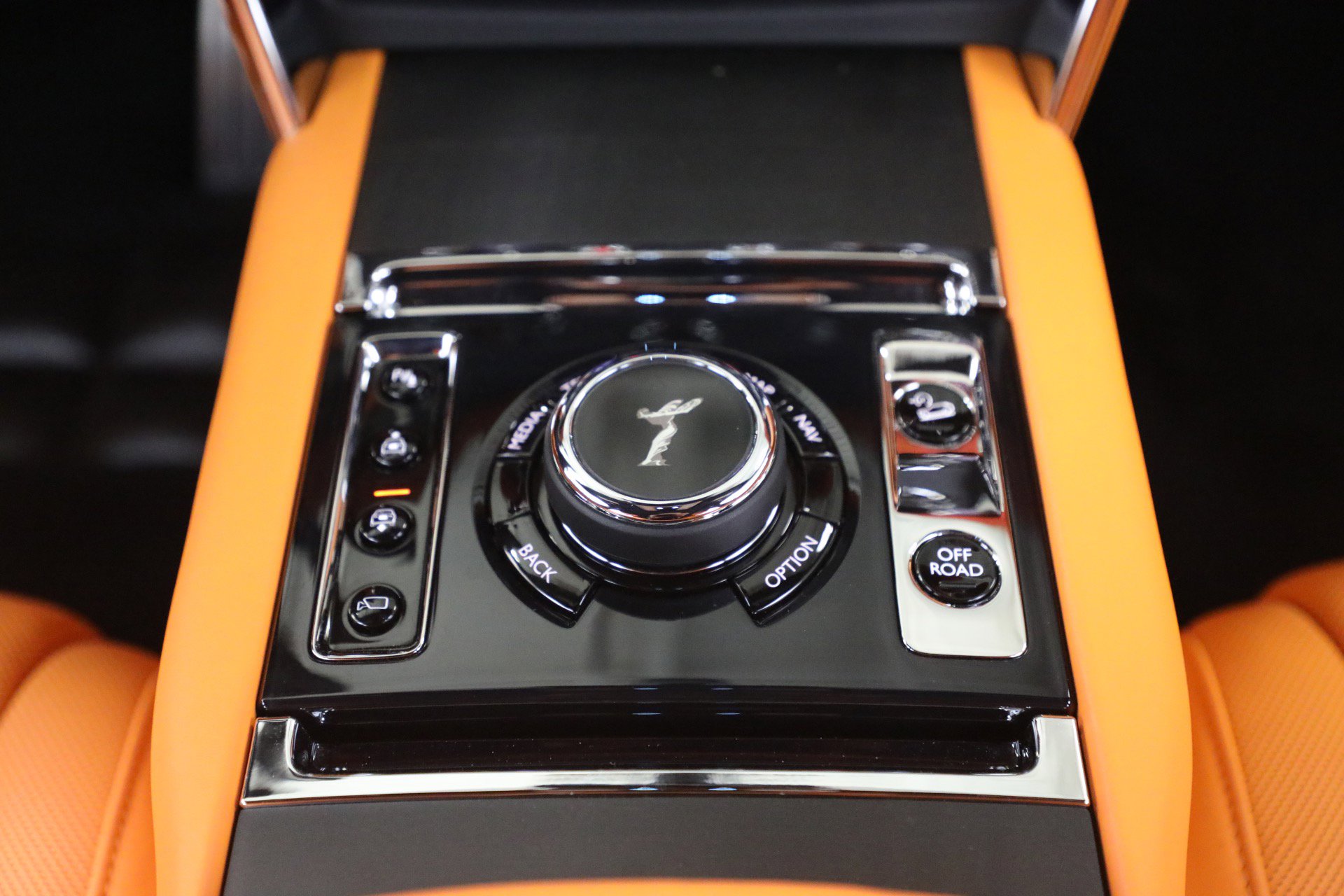 Certified 2026 Rolls-Royce Cullinan AWD/4WD image 32