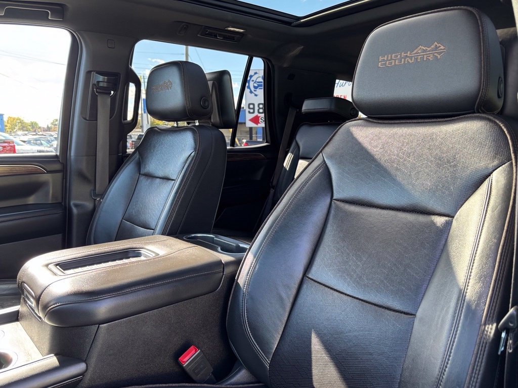 Used 2021 Chevrolet Tahoe High Country w/ Premium Package AWD/4WD image 16